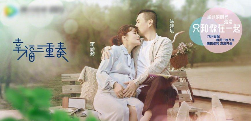 两车相撞小货车侧翻 司机被困驾驶室意识模糊 消防员破窗解救